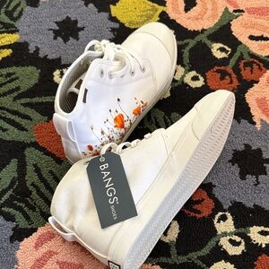 NWT Bangs Hightop White Sneakers with Orange flowers